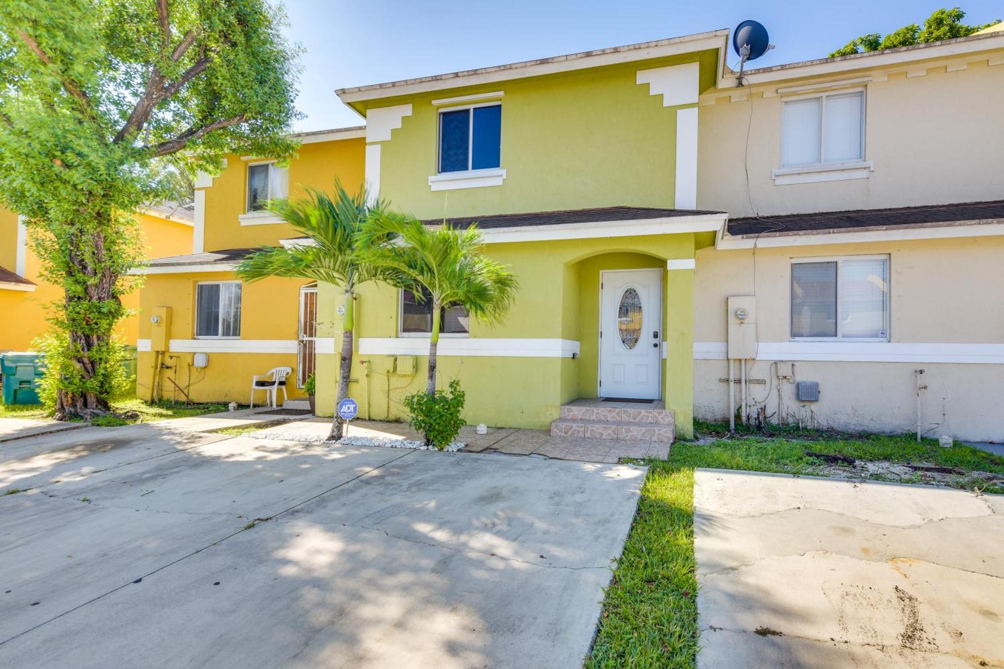 Opa-Locka Townhome, 15 Mi To Miami Beach! Exterior photo