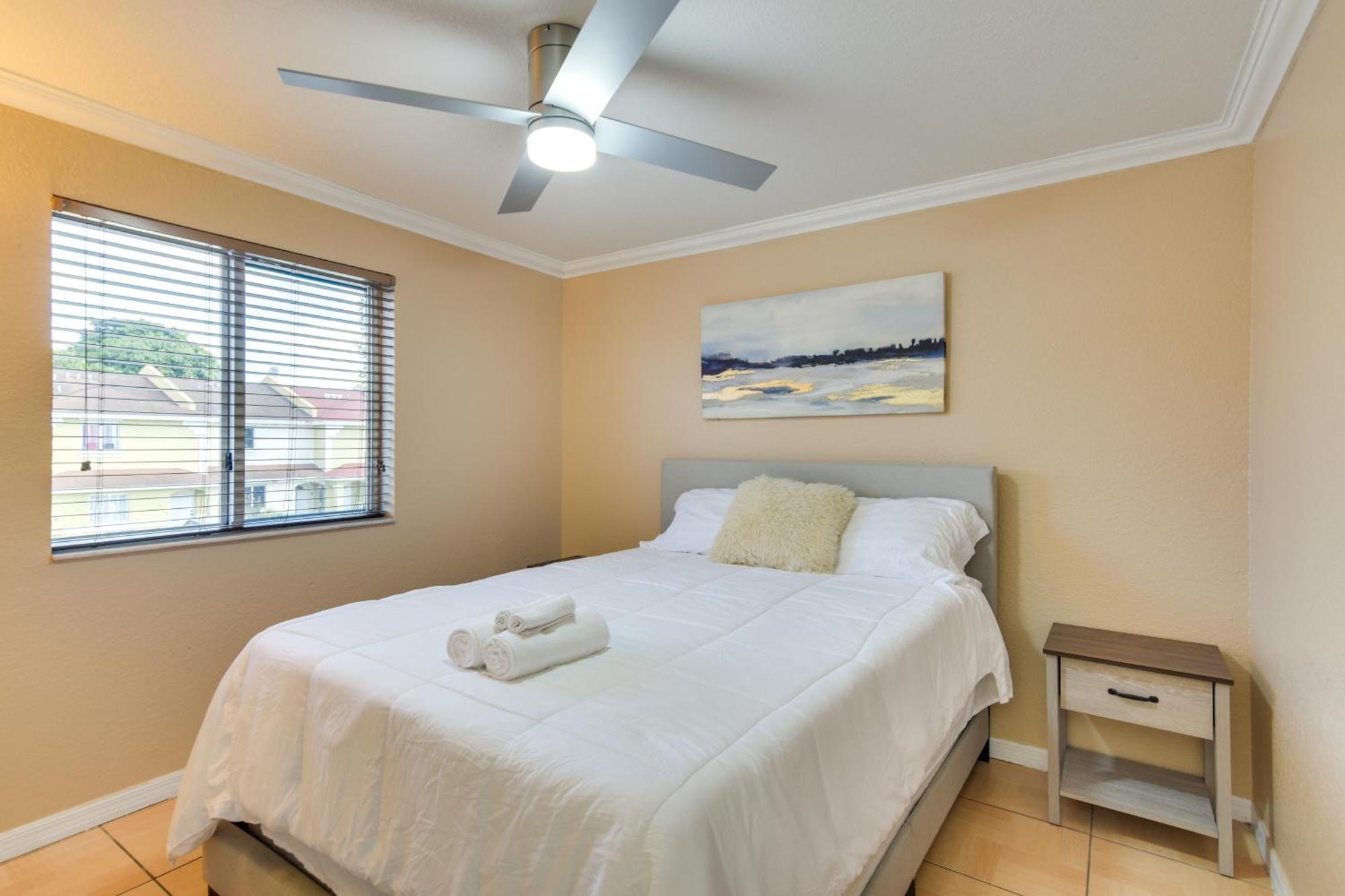 Opa-Locka Townhome, 15 Mi To Miami Beach! Exterior photo