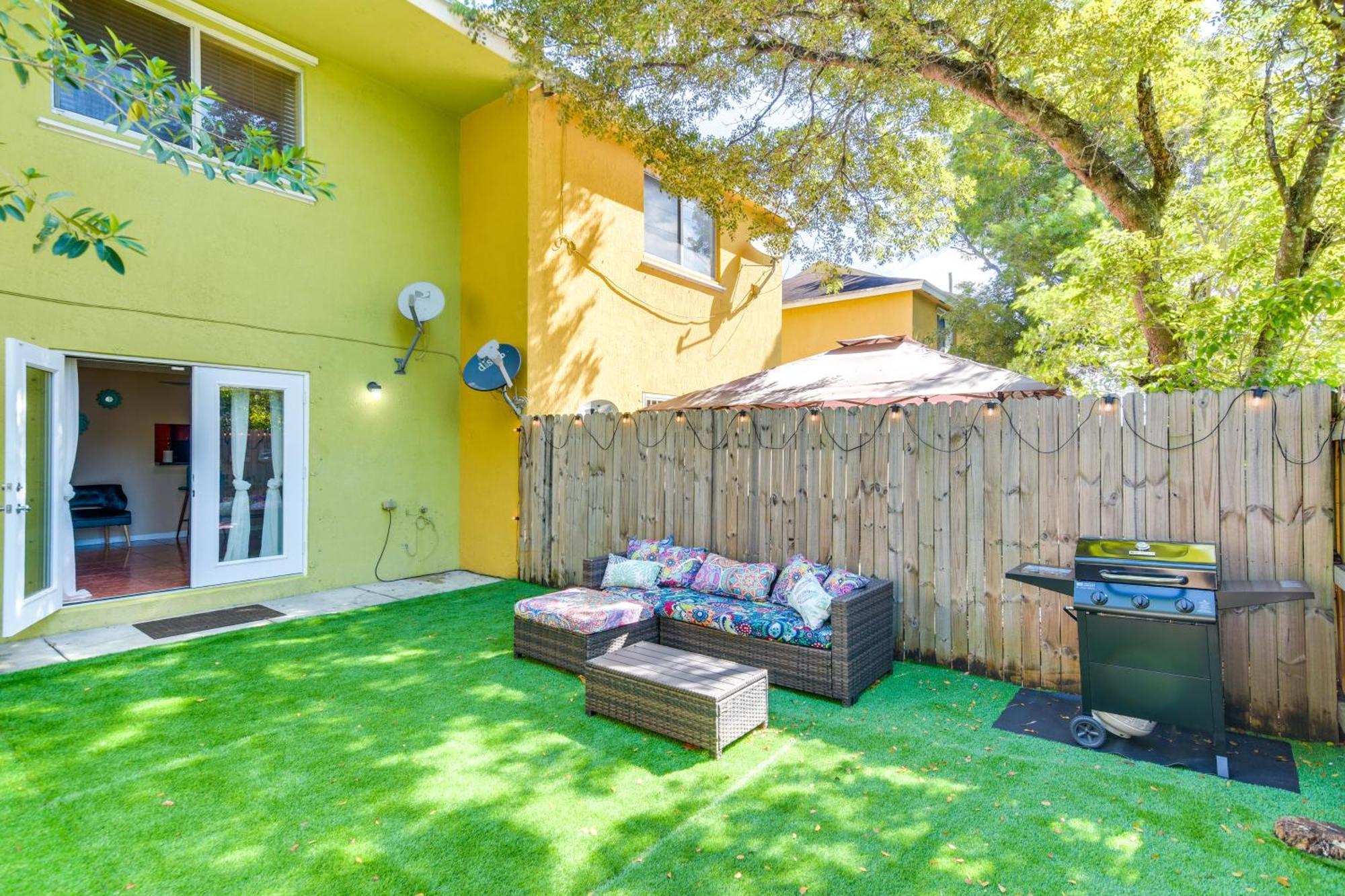 Opa-Locka Townhome, 15 Mi To Miami Beach! Exterior photo